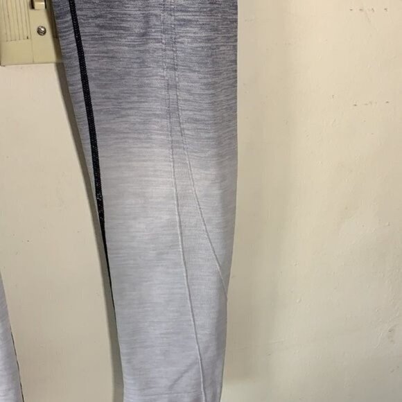 Running Girl High Waist Gray Ombré Spandex Workout Leggings, Size S/M - Picture 9 of 9